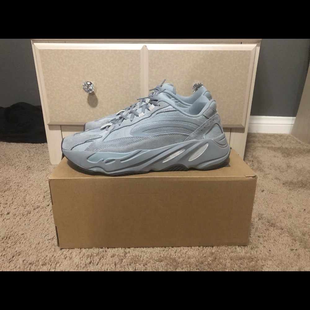Yezzy 700 hospital blue